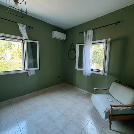 Casa Bellina ,potamos Private Garden & Free Parking *