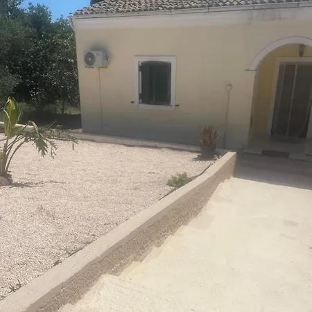Casa Bellina ,potamos Private Garden & Free Parking *